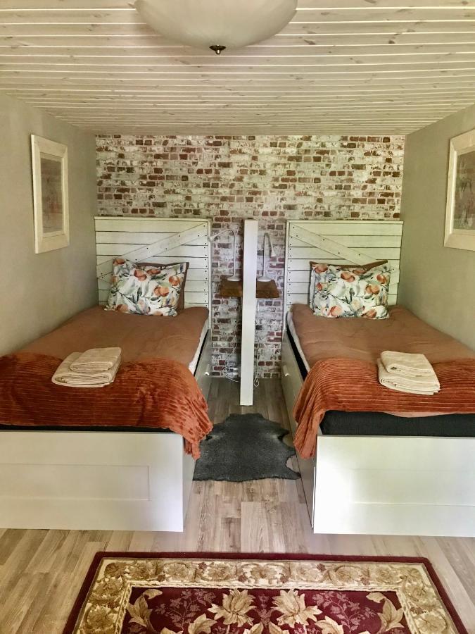 The Old Henhouse Bed and Breakfast Tollarp Buitenkant foto